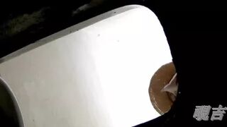 28105277 (Original) Specially selected pumping toilet Standing basket in the toilet tank Hand-shooting voyeur ④