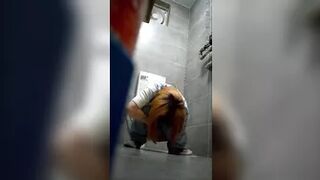 15387406 Nothing happened in the toilet of a popular cafe