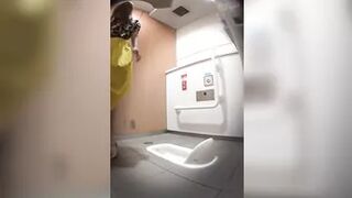 28105246 Laser beam urine splash sister big city station toilet not leaked 14