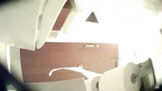 28103787 Masami Nagasawa ☆ Miniskirt legs that look like you are happy to lean forward! All 6 people in the toilet bowl