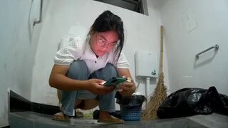 Classic Panoramic Toilet Shot (Beautiful Young Woman Large Size) 23V