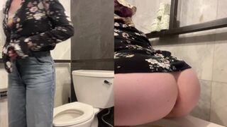 adorableamy - boba shop bathroom cam since the coffee shop voyeur video got so much