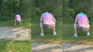 MichelleRayne - Peeing on the golf course today
