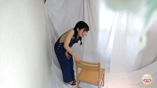 DLSL-640 04 Erotic model photoshoot: leaks and big urinations.