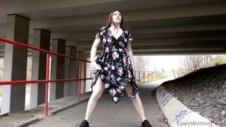 Aleya - Pissing Scene