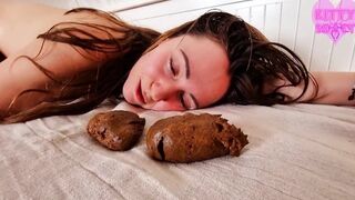 Kitty Skatt - After Poop Anal in Bed