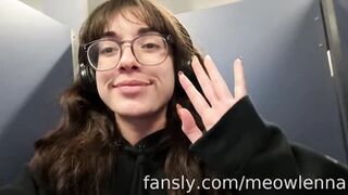 meowlenna - a little airport pee pee video for my pee...
