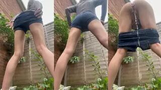 SophiaHazelnut - It’s pissing it down in the UK...