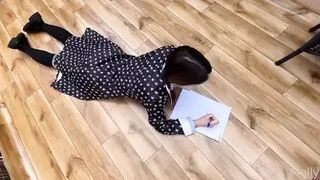 kinkysis - My Young Tight Pussy Pee on school notebook Ps...