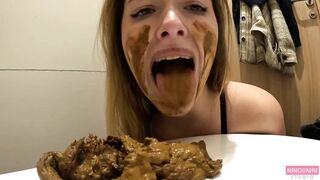 Ninounini - I EAT MY SHIT IN PUBLIC TOILETS !