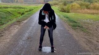 Snow White - Pissing Scene