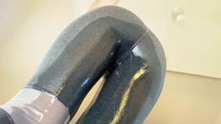 Peachypoppy - Twin Angle Yoga Pants WETTING