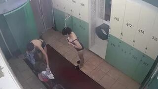 Hiddencam in the female locker room