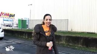LillyLil - Quotich hab mir in die jacke gepisst hahah