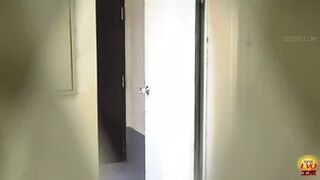 DLEE-687 06 Hidden footage: friendship collapse over the toilet! Schoolgirls big fight for the turn to pee