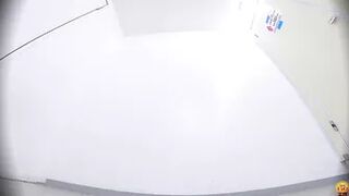 DLEE-567 05 Wetting in line to the popular female toilet