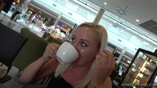 Naomi - In the shopping mall (045)