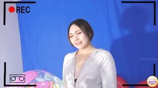 DLSL-507 05 Bikini Models got their Drinks Mixed with Diuretic Before Shooting