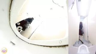 DLSL-185 01 Peeing desperation during interview and pleasant relief on the toilet