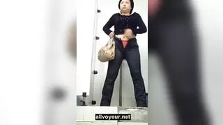 Toilet in the shopping centre 8