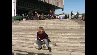 DesperationX - Жестко обмочилась на политическом митинге
