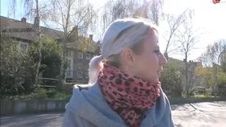 Jana-Schwarz - Mein 1 NS Clip! Mitten am Busbahnhof