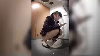28105246 Laser beam urine splash sister big city station toilet not leaked 14