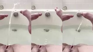 Tiffany Watson Short pee in bath