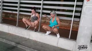 aische-pervers - Wettpissen with FitXXXSandy! Who continues to piss?