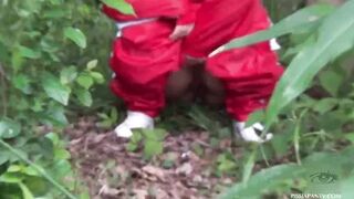 Girls Pissing E14