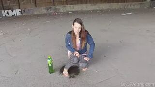 Caroline Ardulino - Pee countdown