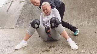 Licky Lex + Naomi - Wrestling - or not?