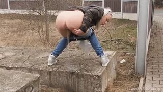 Naomi - Pissing Scene