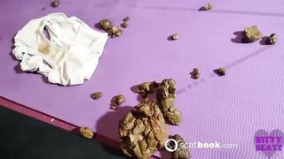 Kitty Skatt - Yoga made me shit myself and the mat!