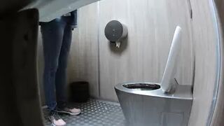 newstreettoilet-215