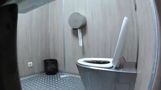 newstreettoilet-209
