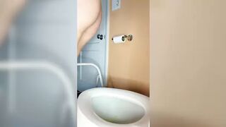 VibeWithMolly - Reverse sitting poo