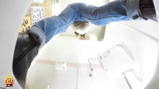 DLEE-357 04 I drank too much alcohol. Women's public toilet voyeur - piss and embarassing farts