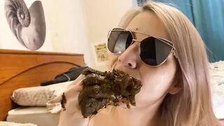 p00girl - I chew and smear shit, nausea