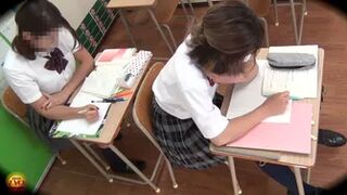 DLEE-190 01 Schoolgirls leaking in the classroom VOL 2