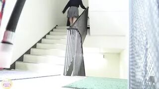 DLSL-223 02 Schoolgirls dashing to the toilet after chime