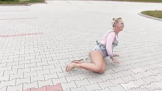 Naomi - Show me what you can!