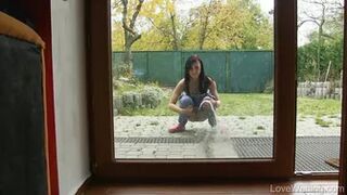 Annie - Pissing Scene