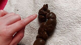 PooGirlSofia - Mom’s Stinky Poo