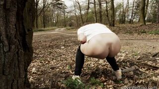 Naomi Bennet - Pissing Scene