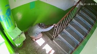 Drunk girl pisses in stairwell