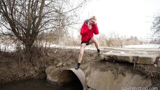 Claudia - Pissing Scene