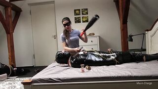 Facesitting - zero movement, near zero air