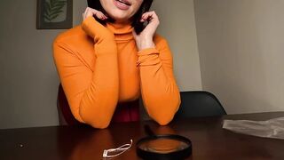 Big Booty Nerdy Mystery Solver Investigates Missing Panties