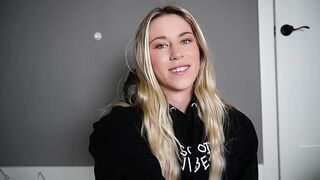 Keeks 3005 - Physical Therapist Gets Handsy